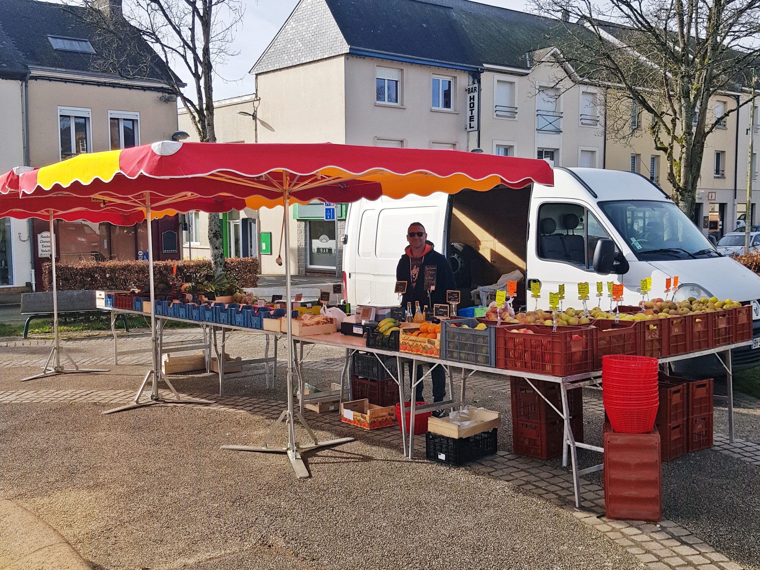 De nouveaux stands au marché - Villaines-la-Juhel